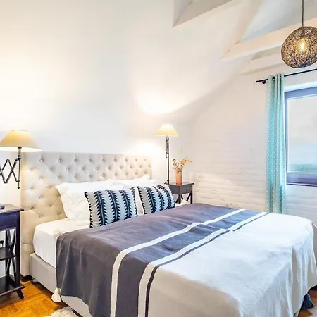 Appartamento Great For Groups Somloszolos